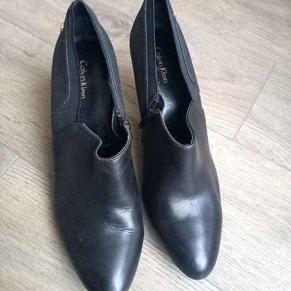 Shoes - Picture 2 of 2